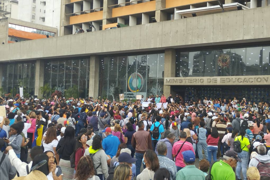 Fordisi: Maestros Inician Clases Protestando Contra El Ministerio De ...